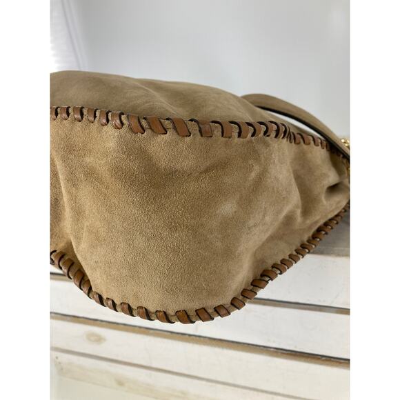 MICHAEL KORS, LARGE TAN SUEDE SHOULDER BAG WITH TASSEL - Picture 9 of 16